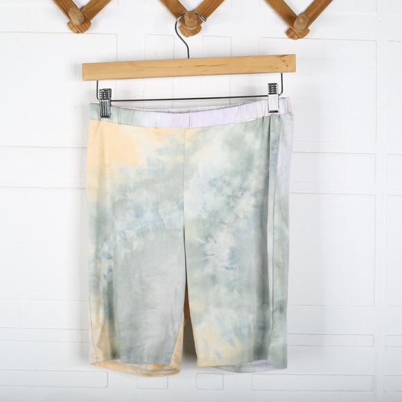 Le Lis Tie-Dye Top and Shorts Coordinates Set - Picture 7 of 11